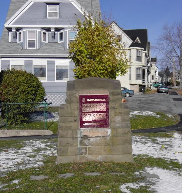 Monument commemorating the founding of the Windsor Agricultural Fair in 1765