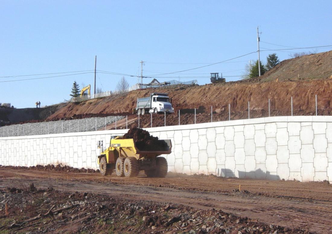 Nova Scotia, Avonport: Veterans Memorial in the midst of construction, twinning Highway 101