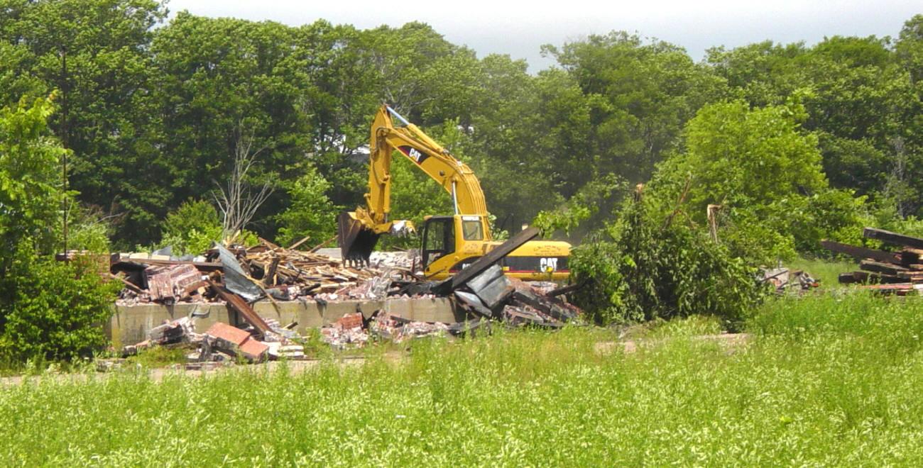 Demolition of the Railway Roundhouse at Kentville, Nova Scotia